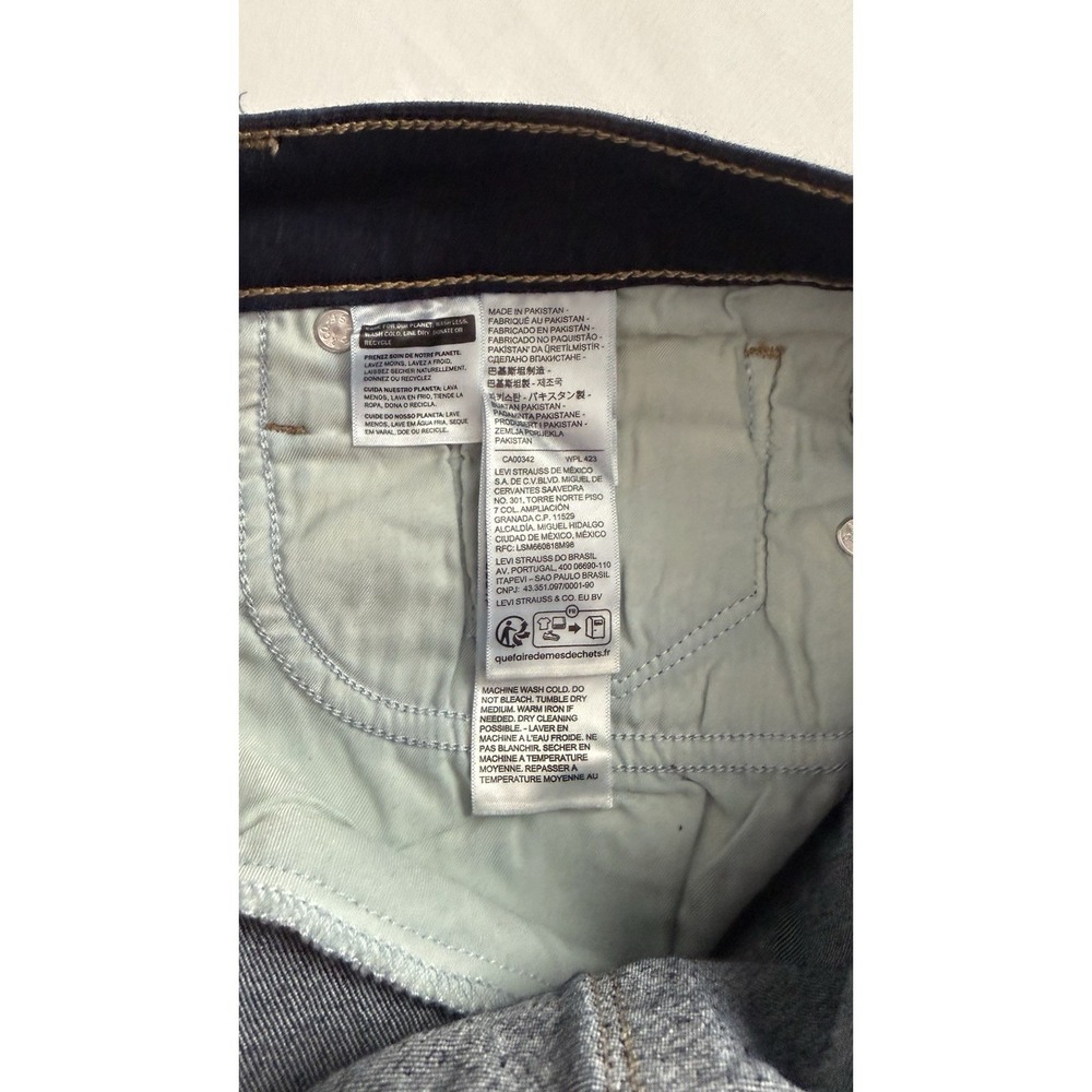 Levi's Women's Blue Jeans Size 32 Waist Wide Legs Mid Rise EUC Denim Pants - Picture 7 of 8